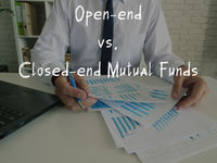 Financial%20concept%20meaning%20open end%20vs.%20closed end%20mutual%20funds